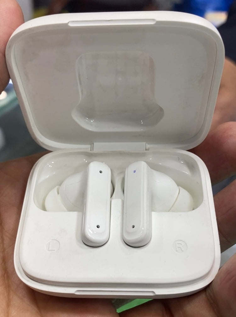 A6PRO smart Blue call earphones wireless earbuds EMC call noise reduction function LCD earbuds forapple headphones NEW